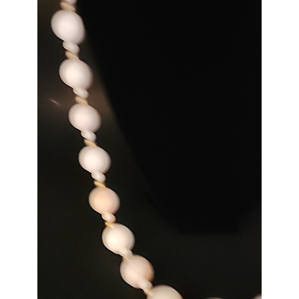 Vintage Signed VA Chunky Beaded Acrylic Necklace White/Goldtone/ Pale Orange 31" - Picture 4 of 16